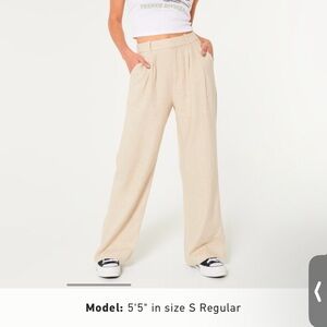 Hollister Livvy Ultra High-Rise Linen-Blend Wide-Leg
Pants